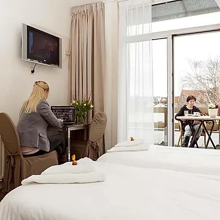 Hotel En Land 3*